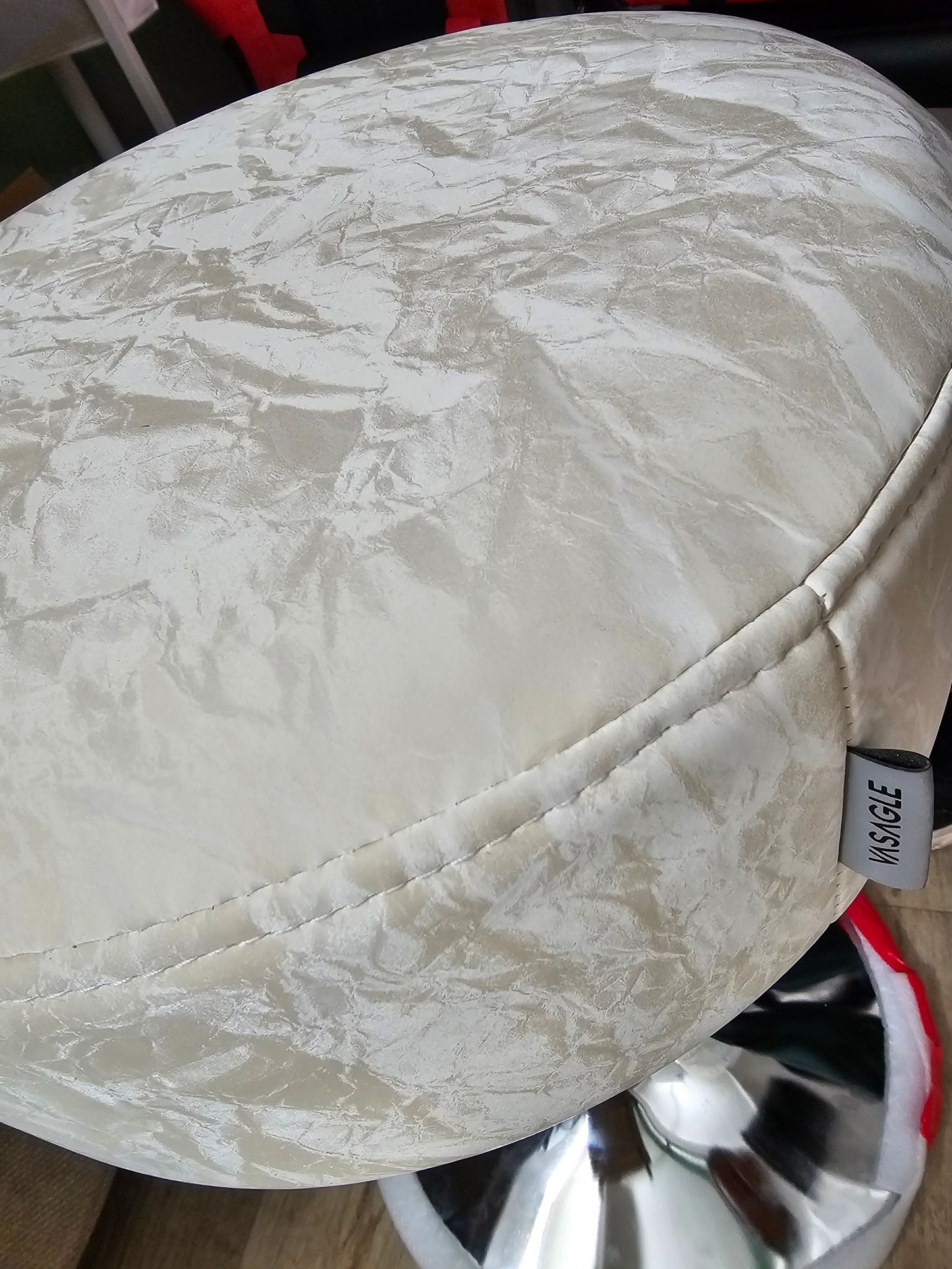 061 Kosmetinė kėdė