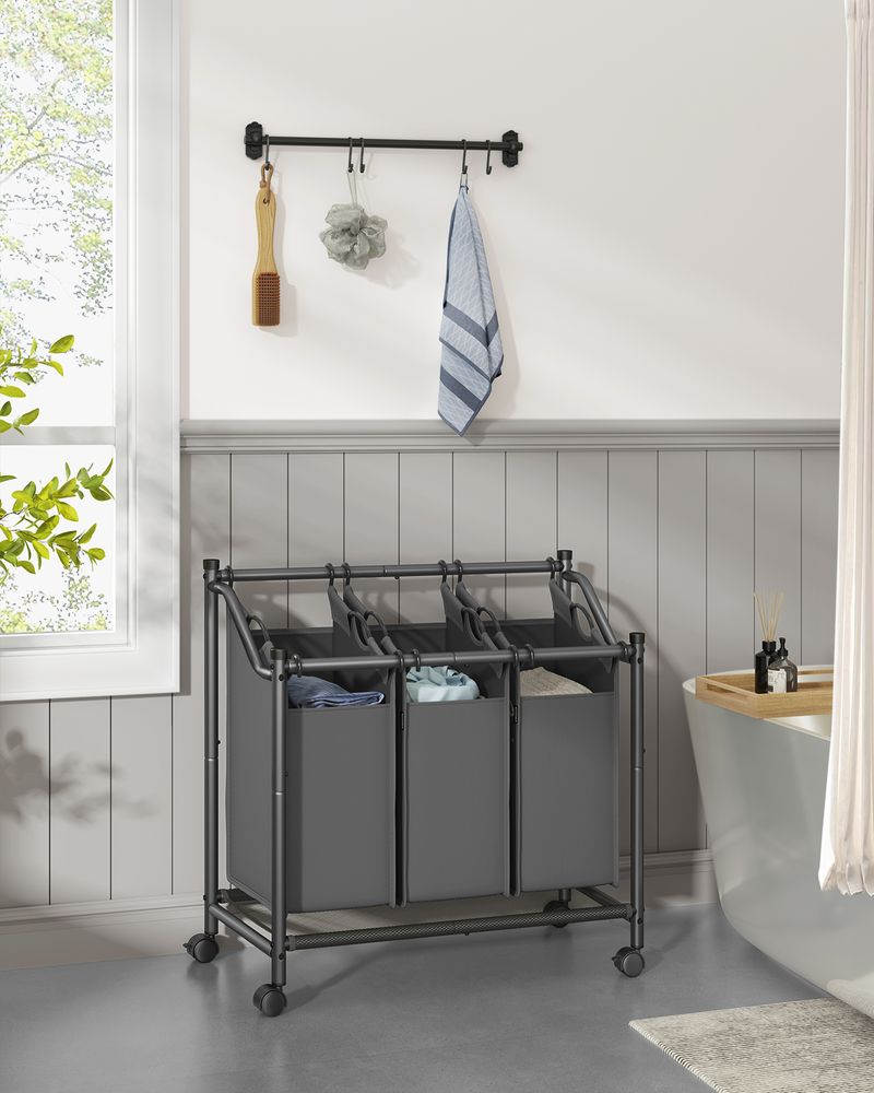 0092 Skalbinių krepšys su ratukais